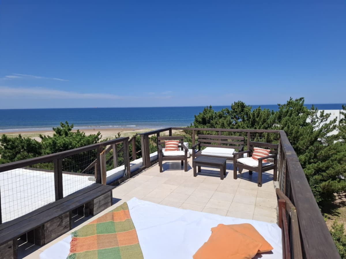 VENTA CASA 4 DORMITORIOS PUNTA BALLENA