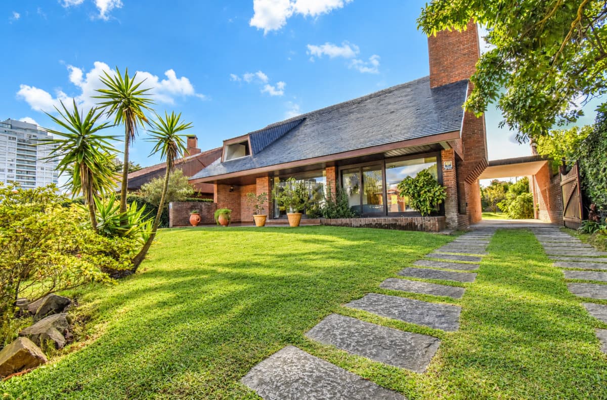 Venta casa 3 dormitorios, Playa Mansa - Punta del Este