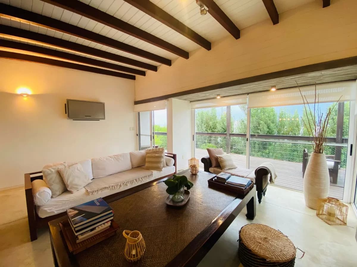 Venta casa 5 dormitorios Punta Piedras