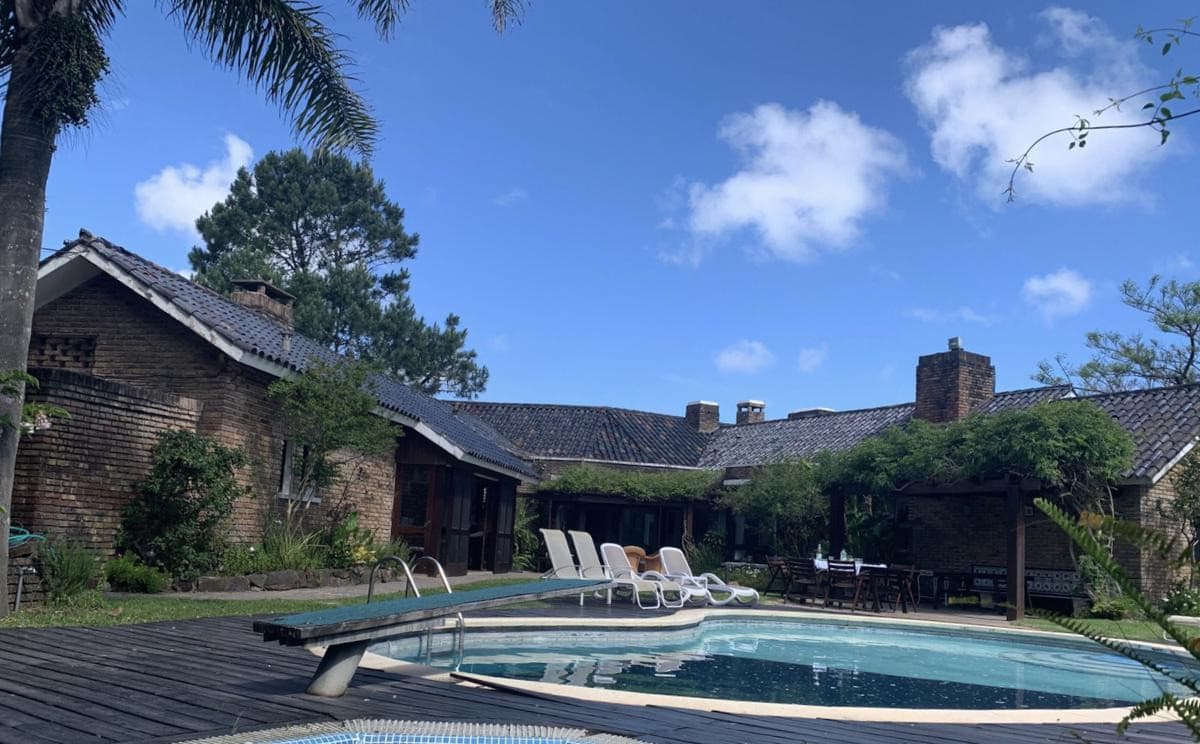 Venta casa 6 dormitorios - Playa Mansa, Punta del Este