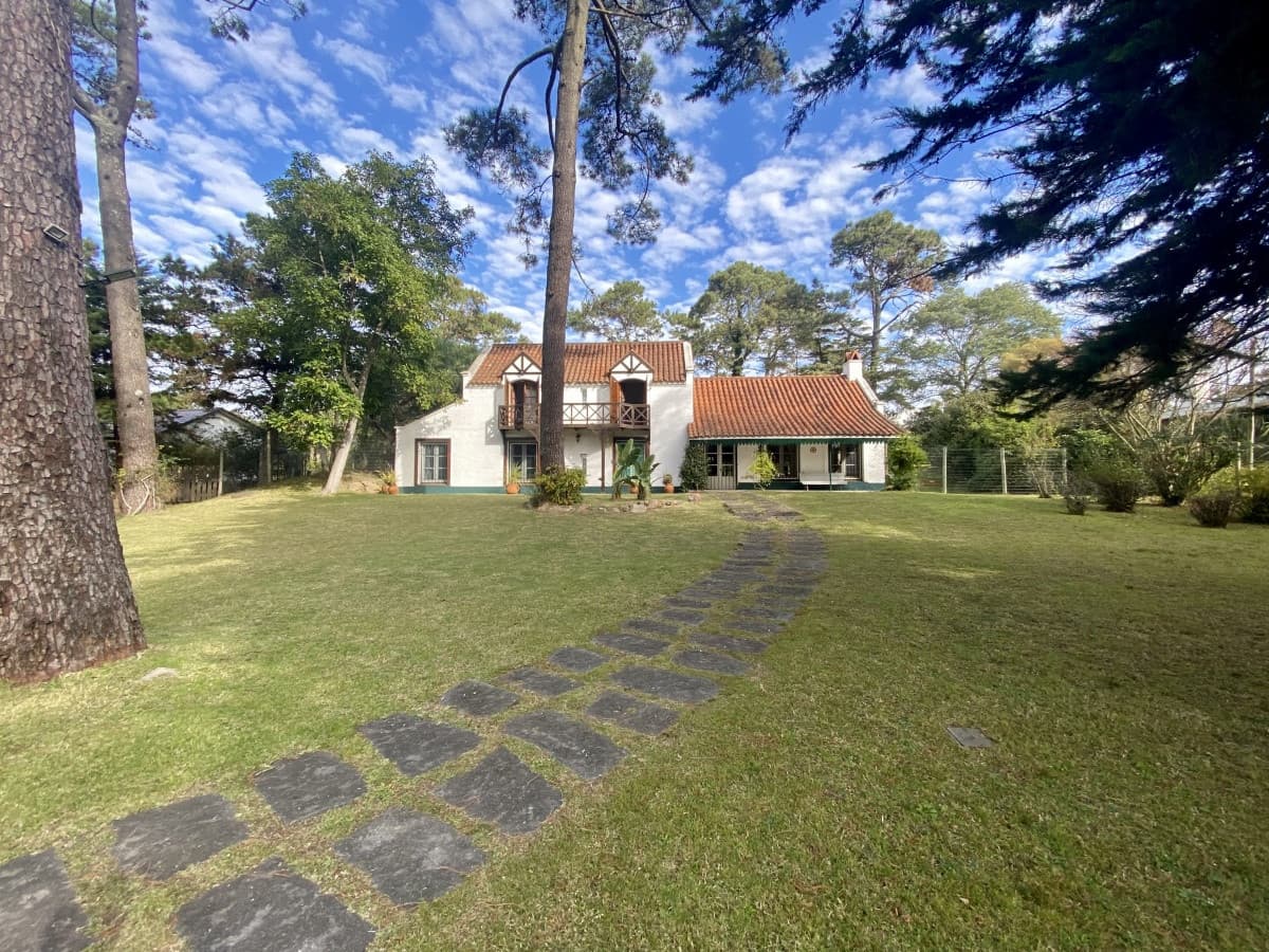 Venta casa 4 dormitorios playa mansa Punta del Este