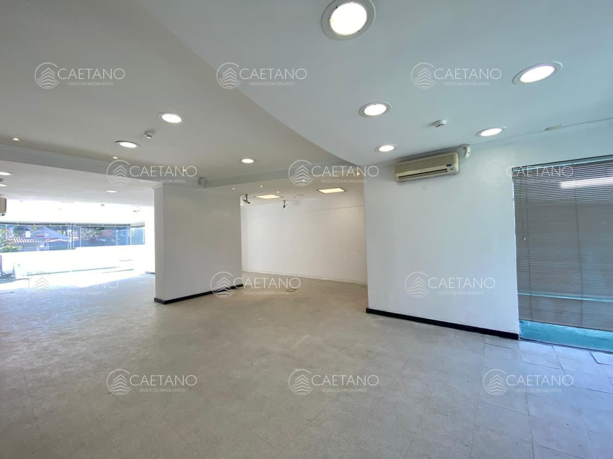 Local comercial sobre Roosevelt — foto 3