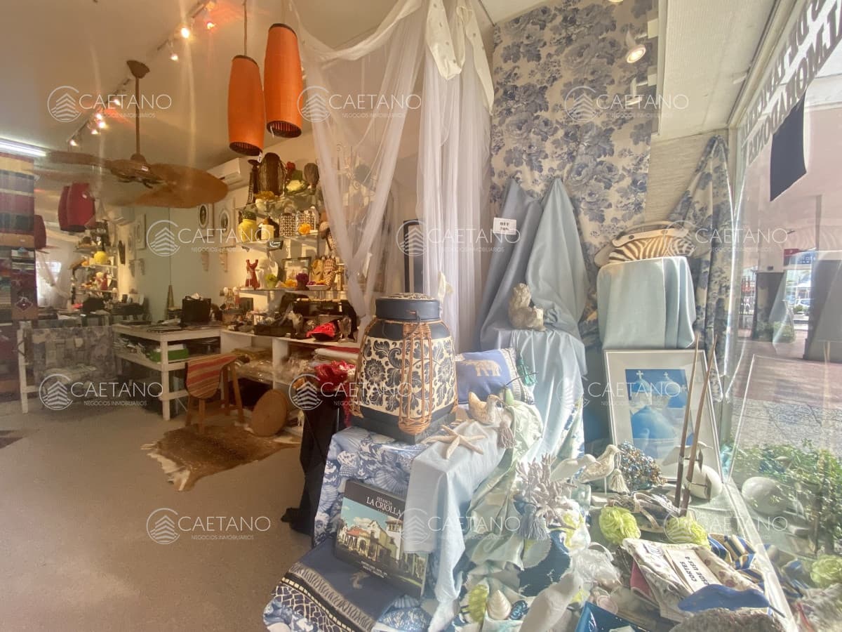Venta local comercial sobre Gorlero Punta del Este — foto 2