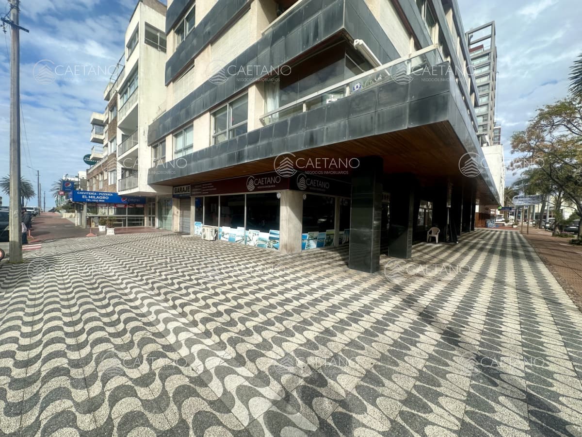 Alquiler anual, local comercial. Peninsula, Punta del Este — foto 3