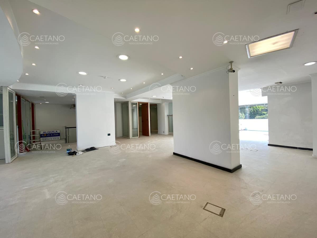 Local comercial sobre Roosevelt