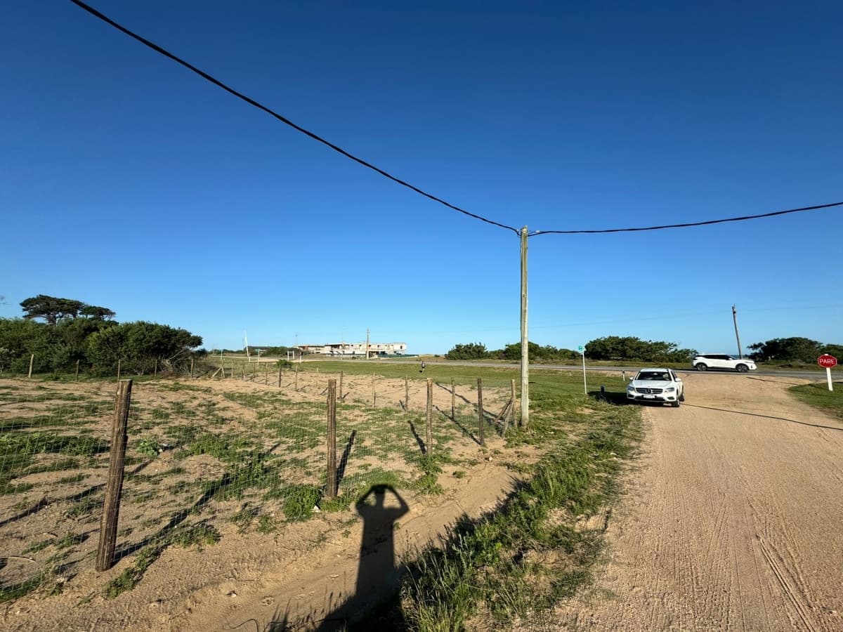 Venta terreno primera linea. Balneario Buenos Aires.