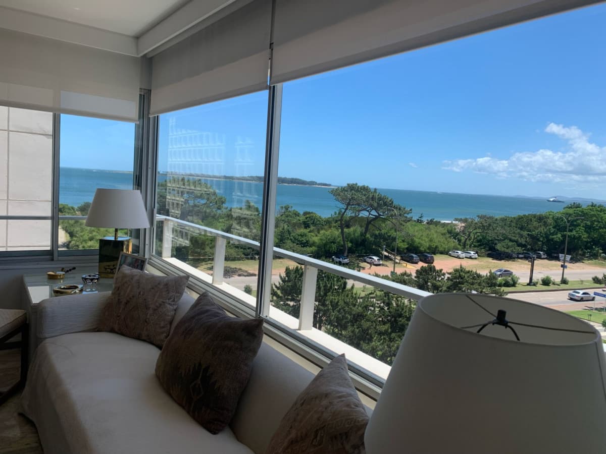 Venta apartamento 2 dormitorios. Playa mansa, Punta del Este