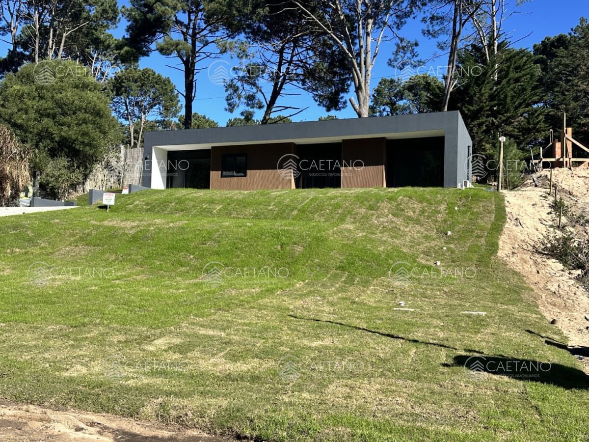 Venta casa en Club del lago Punta Ballena