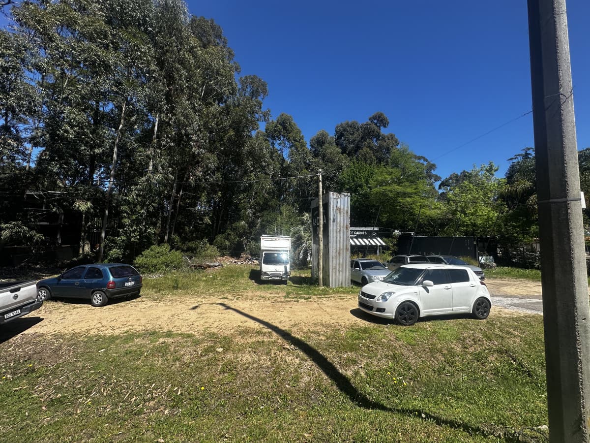 Venta terreno comercial en Solanas