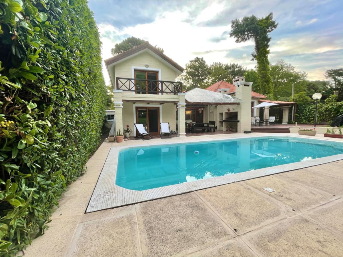 Venta en San Rafael 4 dormitorios con piscina