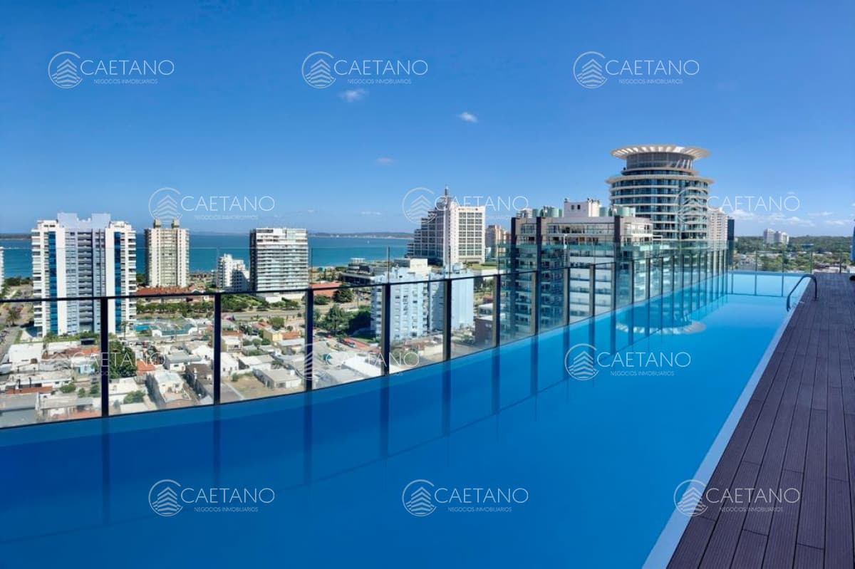 Tres dormitorios con vista al mar