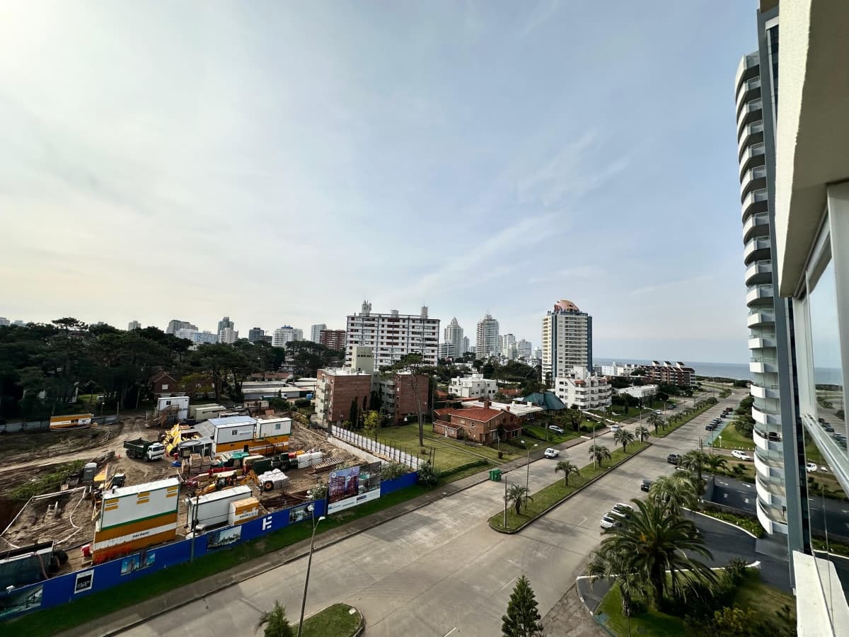 Apartamento de 2 dormitorios y medio en Playa Brava , Punta del este