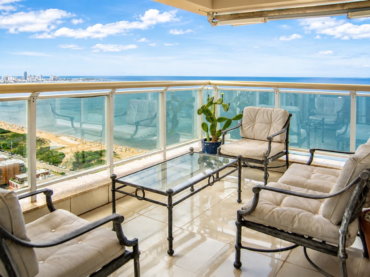 Departamento de 3 dormitorios en suite y dependencia en venta en Torre Le jardin