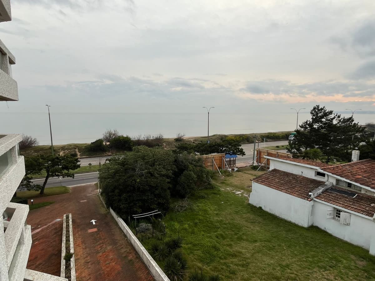 Apartamento en venta en Playa Mansa, punta del este