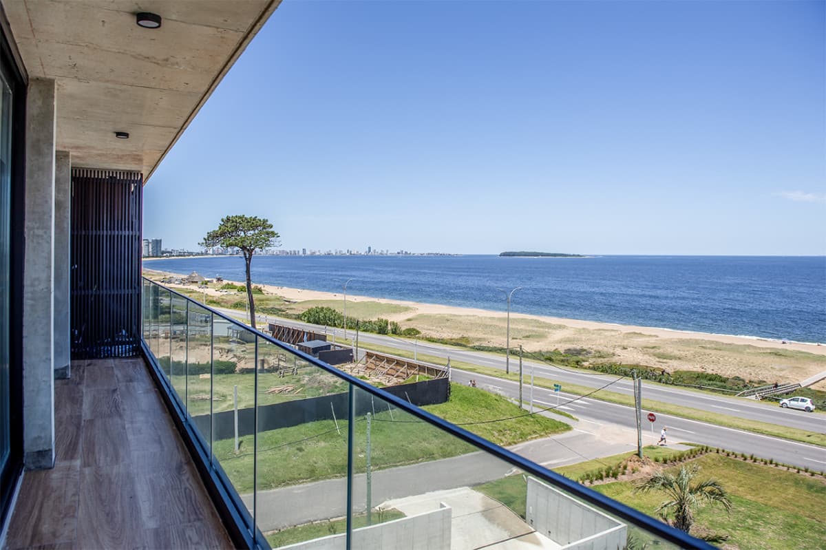 APARTAMENTO EN ALQUILER EN PLAYA MANSA, 2 DORMITORIOS, EDIFICIO MANSA BAY, FRENTE AL MAR