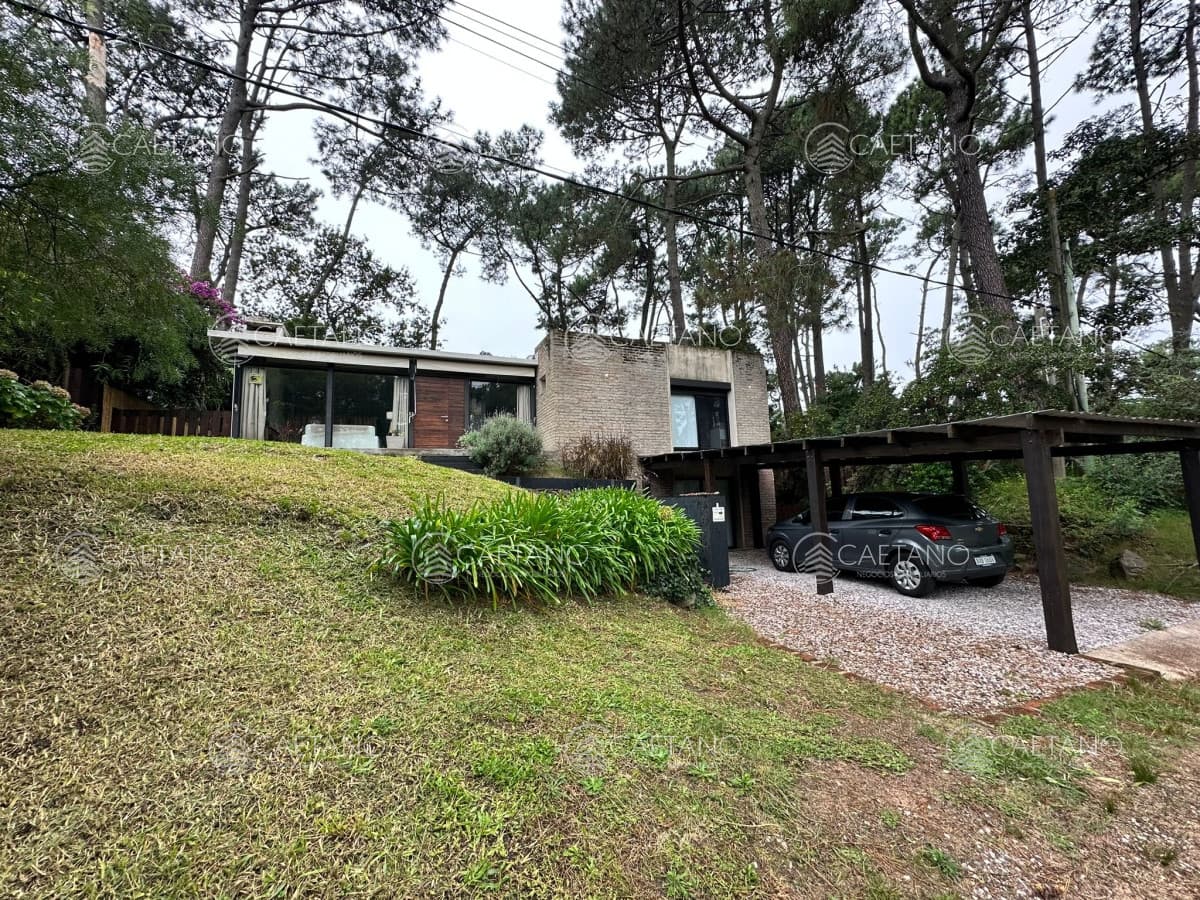 Vende casa muy linda en Pinares , Punta del Este