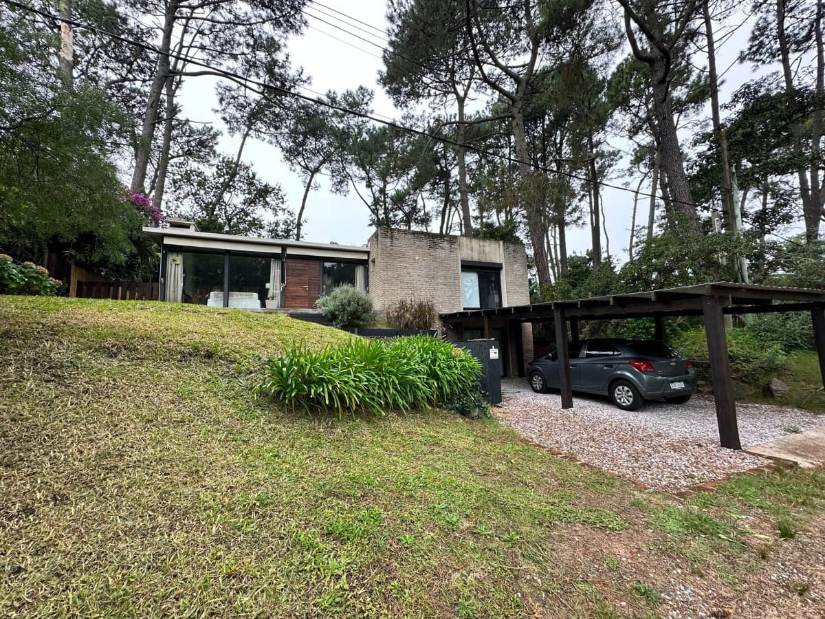 Vende casa muy linda en Pinares , Punta del Este