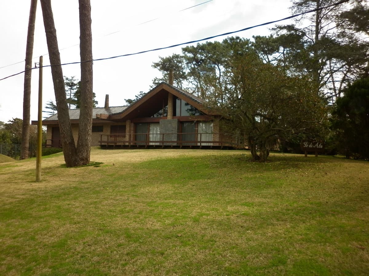 Venta de espectacular casa de 5 dormitorios en Punta del Este