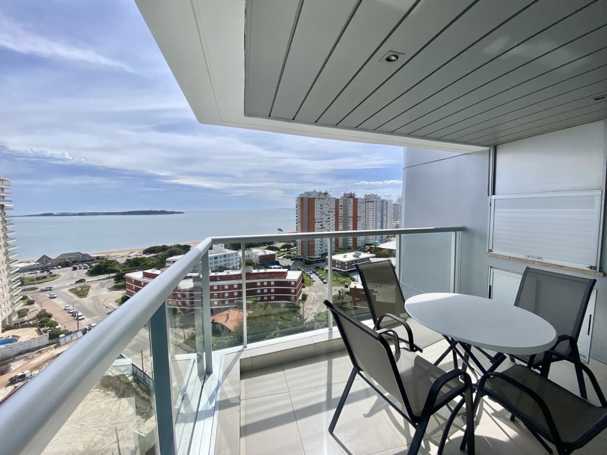 Apartamento en alquiler Playa Mansa 2 dormitorios MIAMI BOOULEVARD