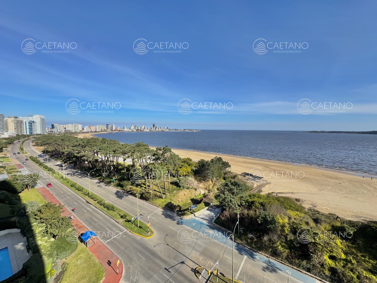PARAMOUNT TOWER PUNTA DEL ESTE VENTA DE APARTAMENTO DE 3 SUITES + DEPENDENDENCIA
