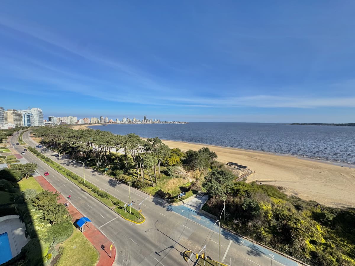 PARAMOUNT TOWER PUNTA DEL ESTE VENTA DE APARTAMENTO DE 3 SUITES + DEPENDENDENCIA