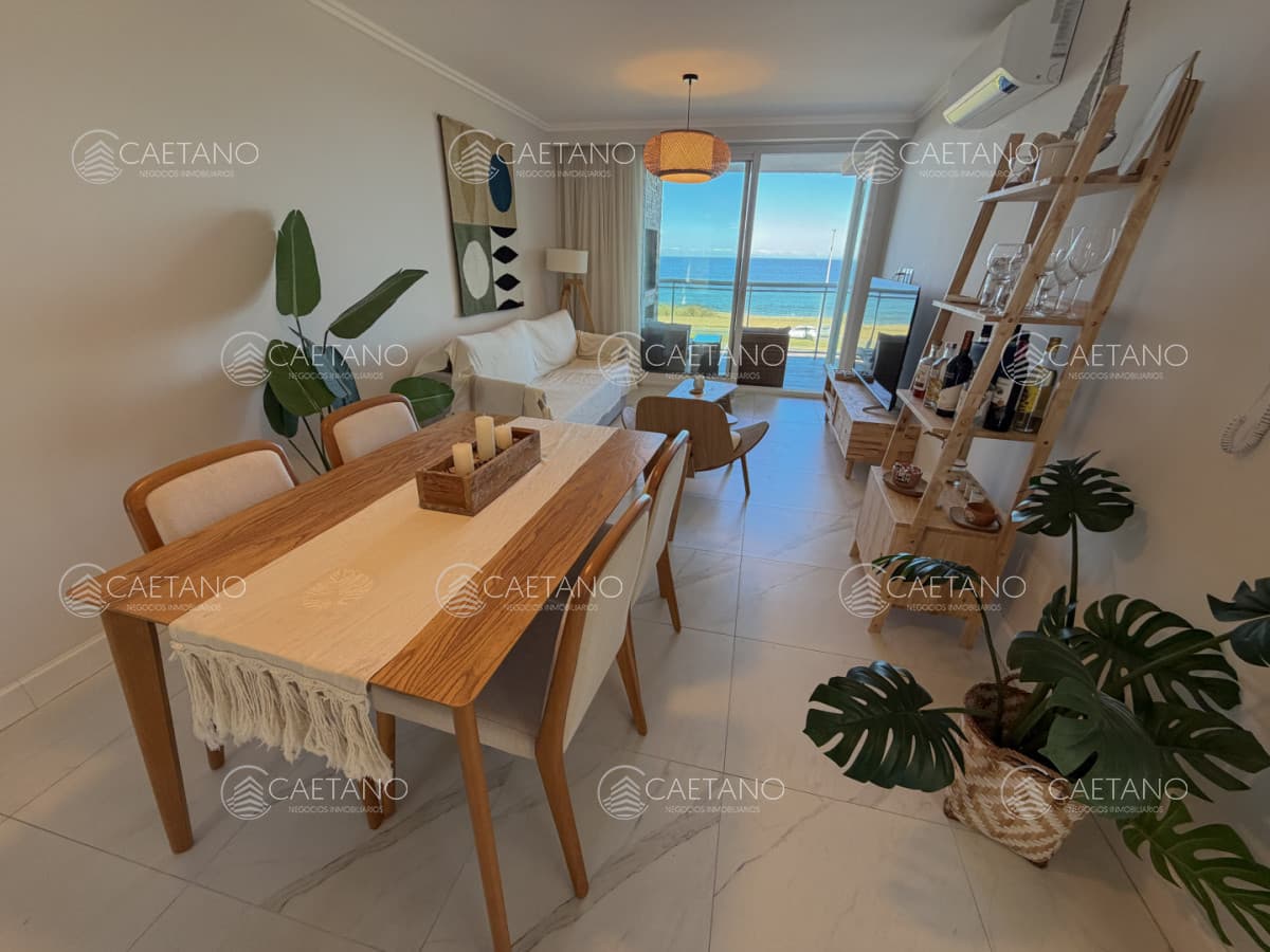 DEPARTAMENTO MODERNO FRENTE AL MAR U$S 380.000