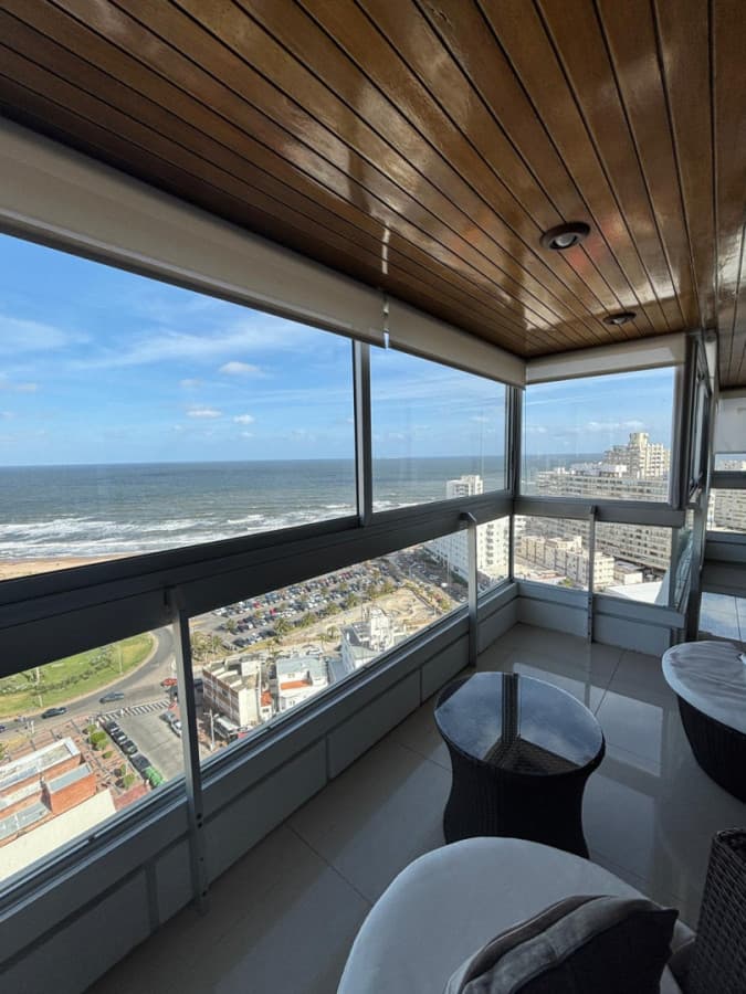 Apartamento en venta, 3 dormitorios. Primera Linea