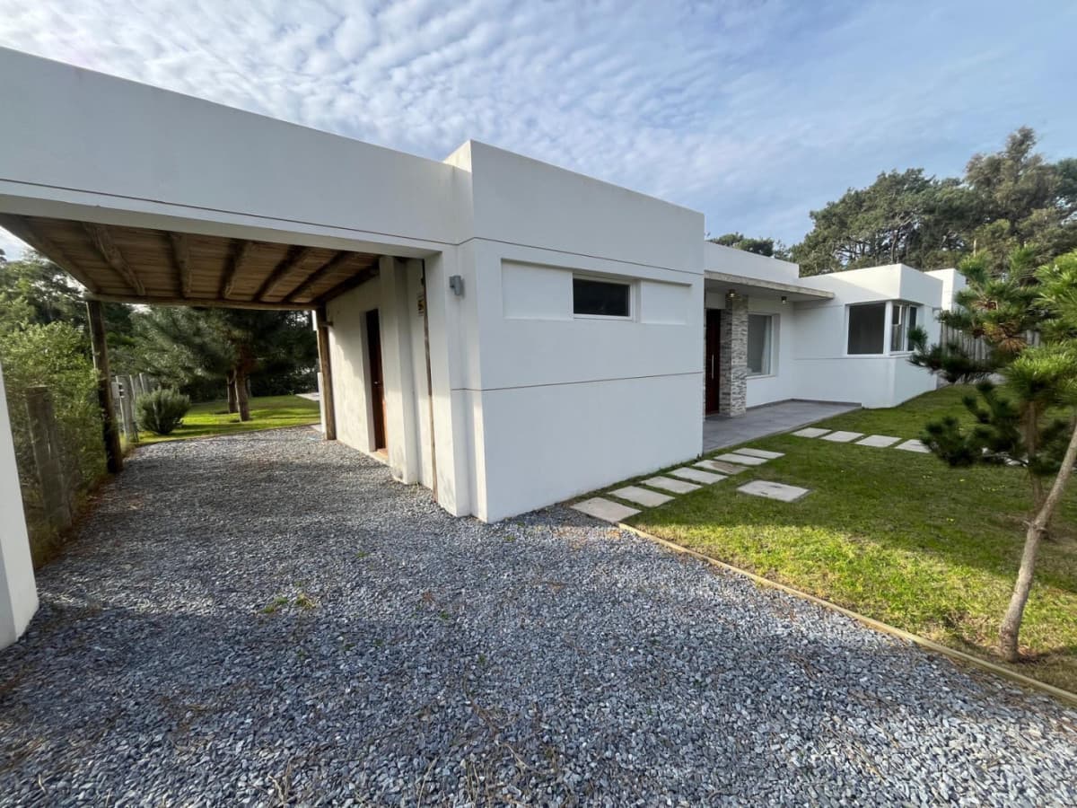 Casa en La Barra: Comodidad y Estilo