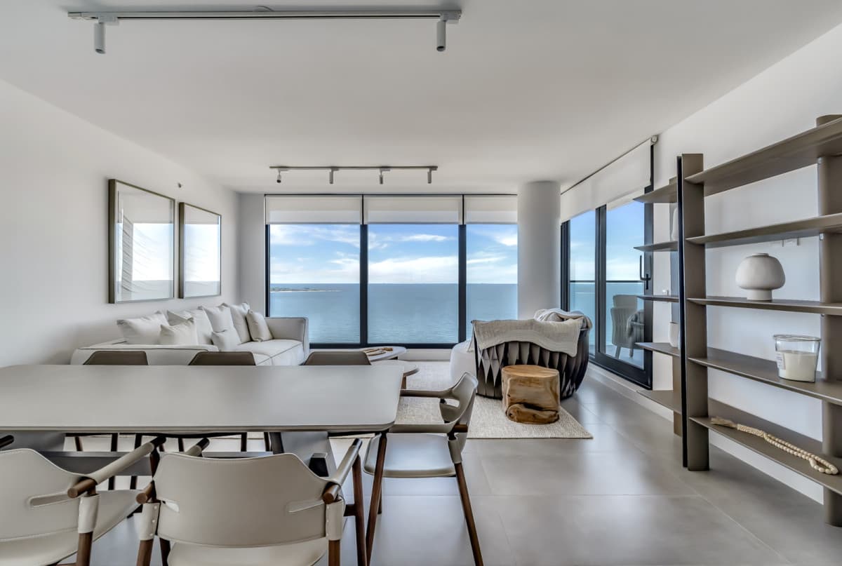Apartamento de dos dormitorios en venta primera línea con garage
