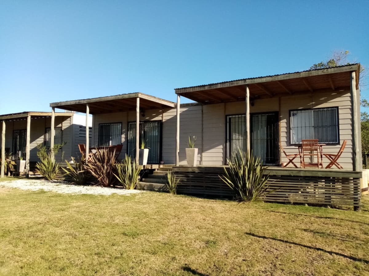 Complejo de 4 apartamentos en la Juanita.