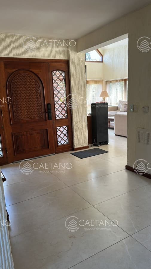 casa en excelente ubicación, 8 dormitorios