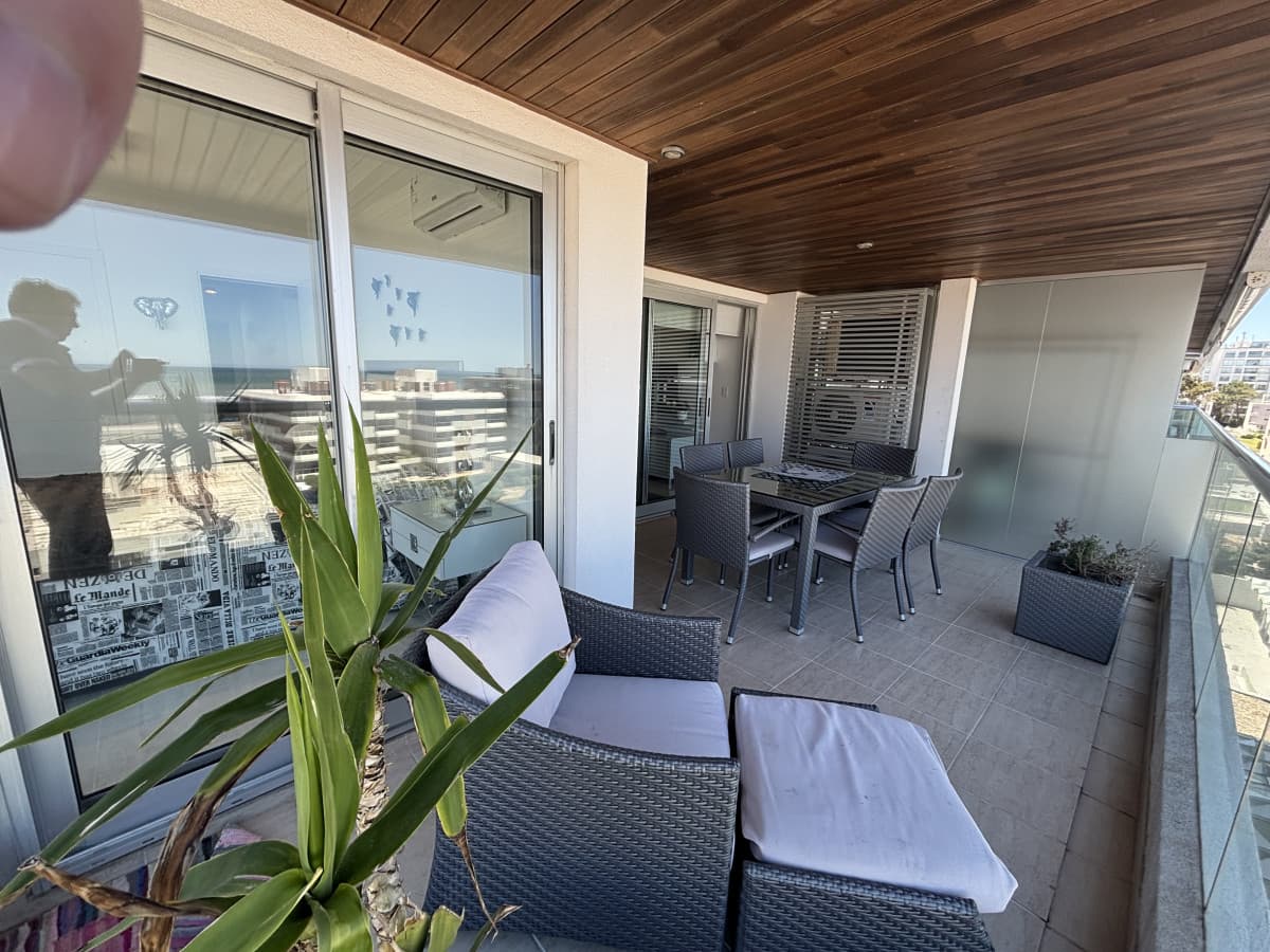 Venta apartamento 3 dormitorios. Playa brava, Punta del Este.