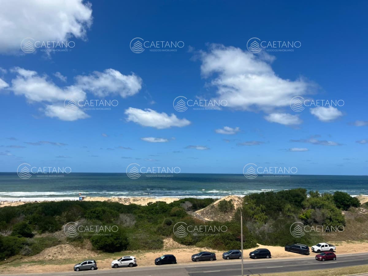 Venta apartamento 4 dormitorios. Playa brava, Punta del Este