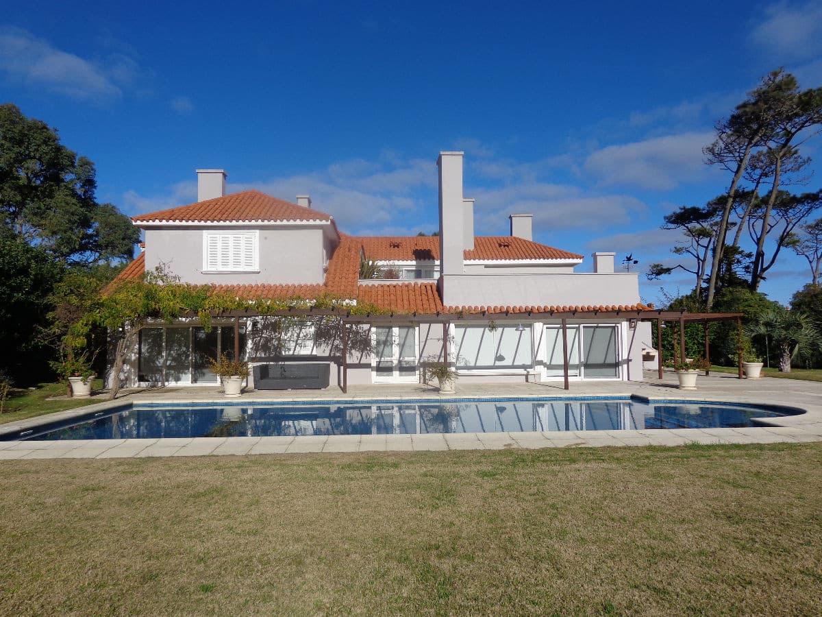 Casa en Venta y Alquiler Temporal en Punta del Este, Brava