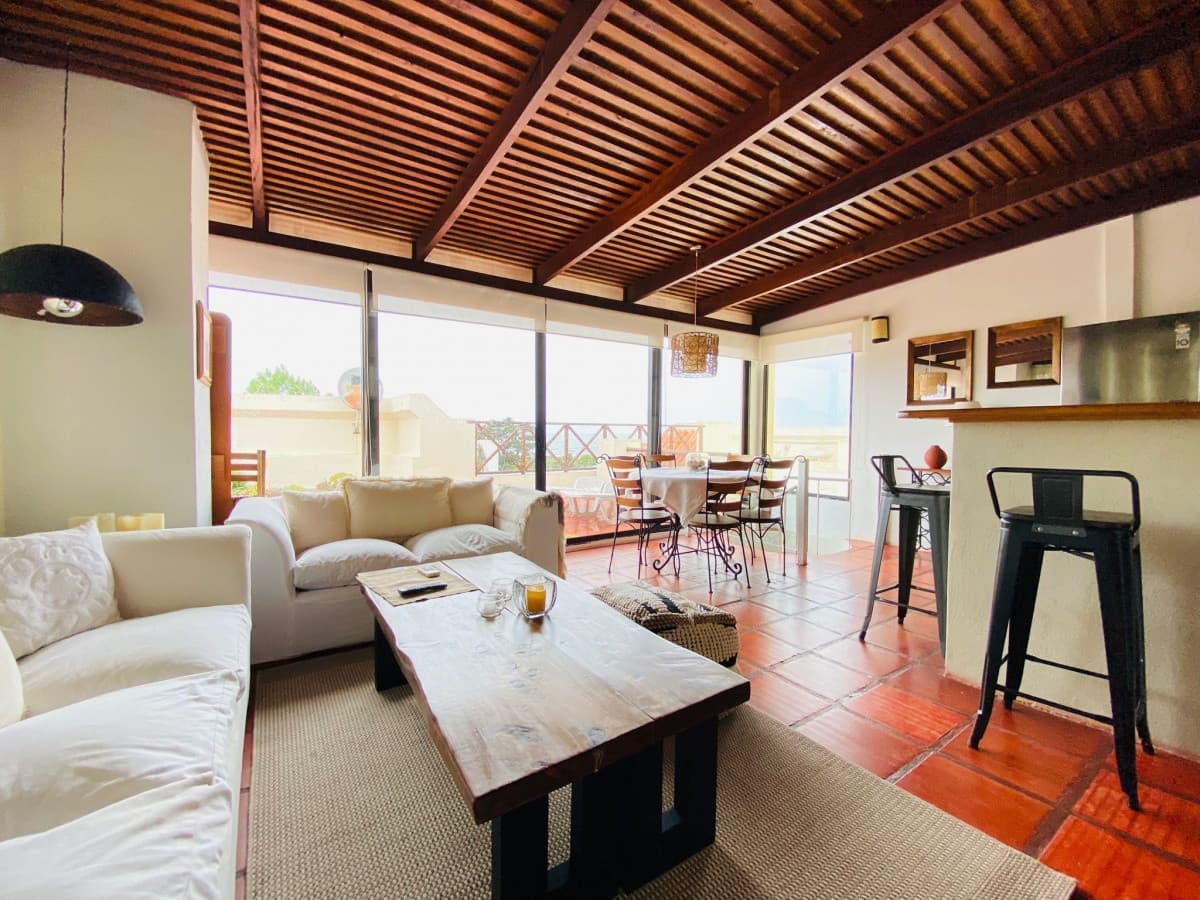 Apartamento 3 dormitorios 2 baños a metros del mar.