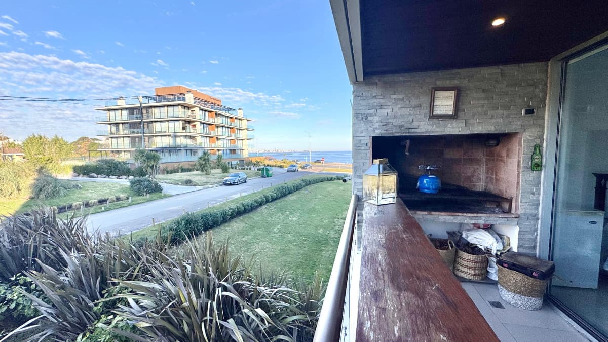 Venta apartamento playa mansa, Punta del Este.