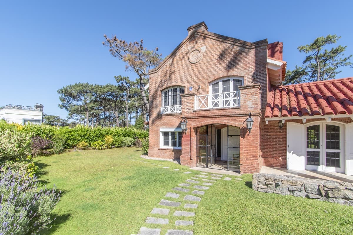Casa Impecable en Playa Brava Alquiler