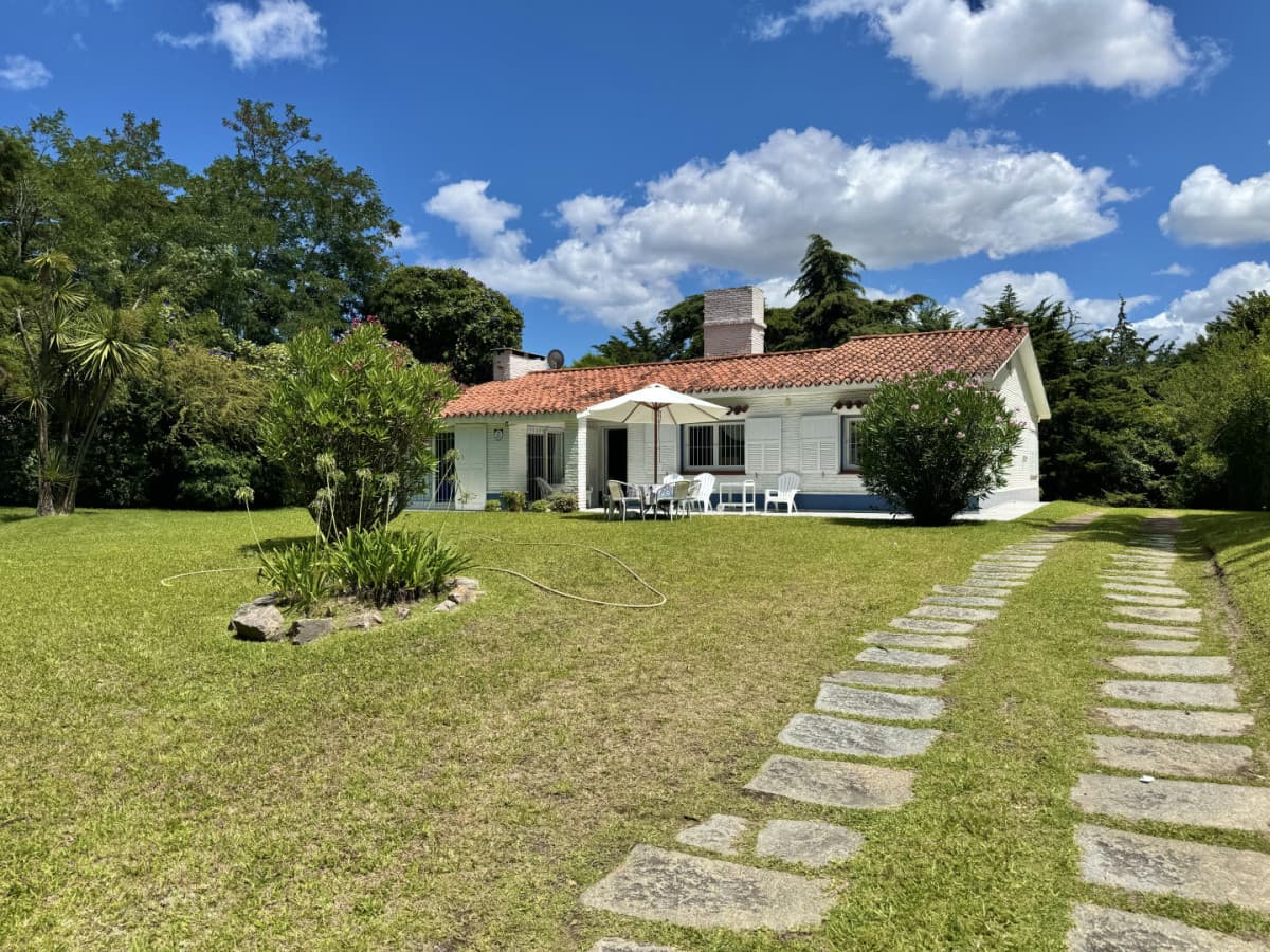 Casa de cuatro dormitorios en venta, Golf, Punta del Este.
