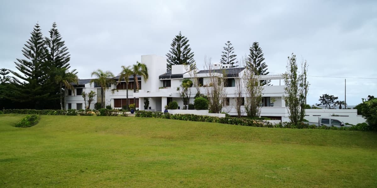 Gran Residencia sobre la Playa de Solanas en Venta