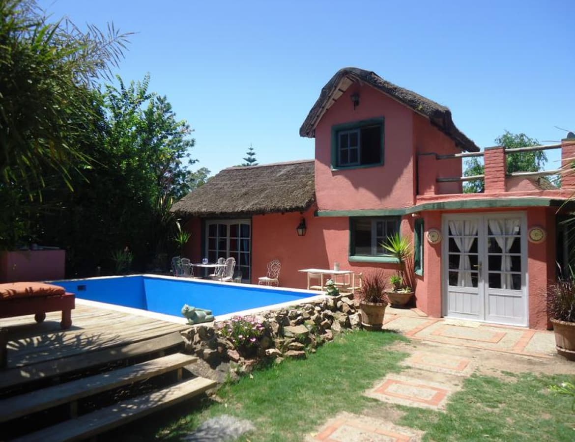 Lindo Quincho en venta en la Barra en Tesoro