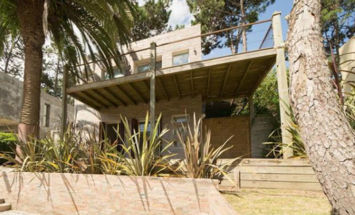 Casa moderna y luminosa en venta a pocas cuadras del Mar