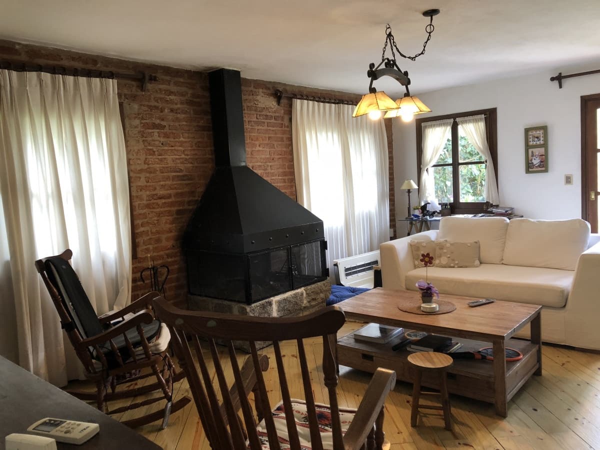 Excelente casa de 3 dormitorios en Playa Mansa - Venta