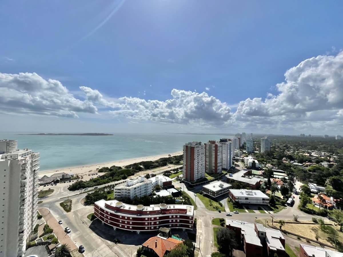 DUPLEX EN ALQUILER EN MANSA CON TODOS LOS SERVICIOS A PASOS DEL MAR