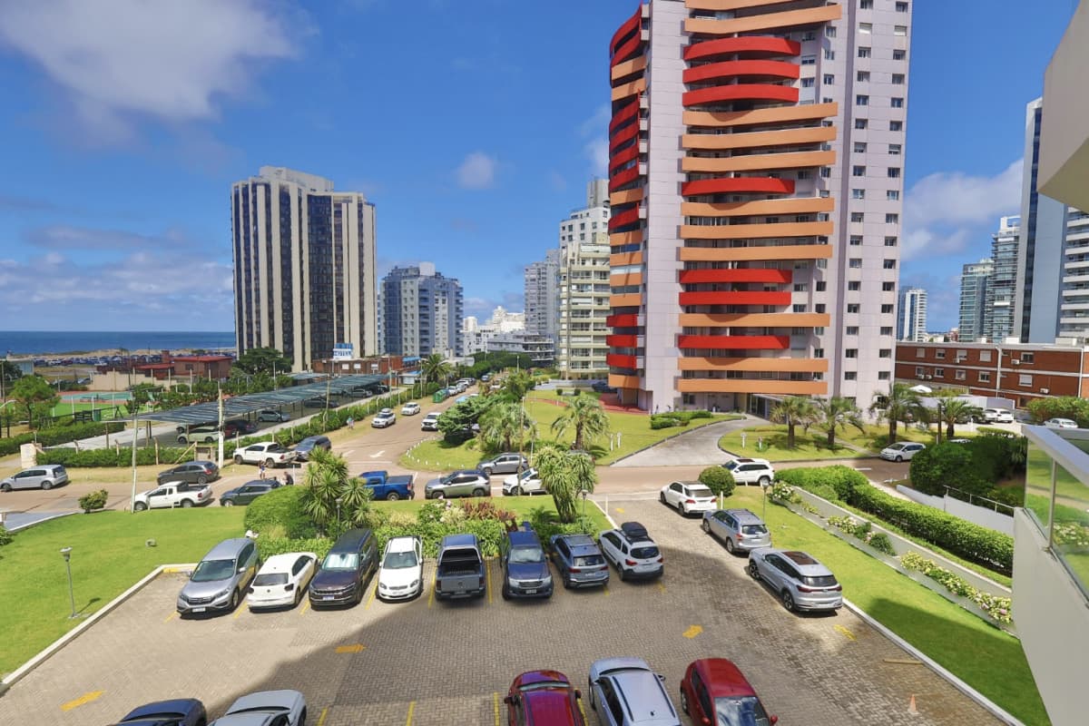 APARTAMENTO DE 2 DORMITORIOS EN VENTA EN TORRE MARINA I