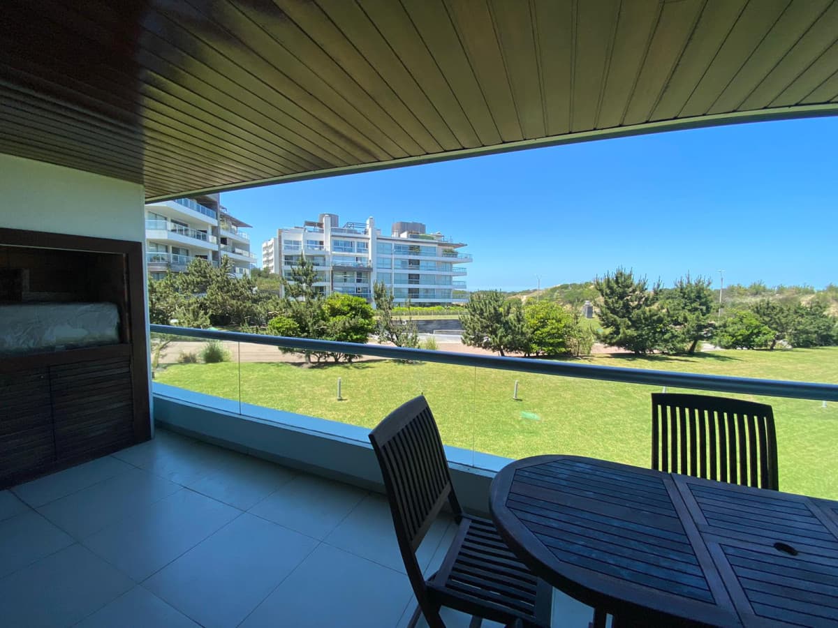 ALQUILER TEMPORARIO DE APARTAMENTO DE 3 SUITES EN MARIGOT BRAVA