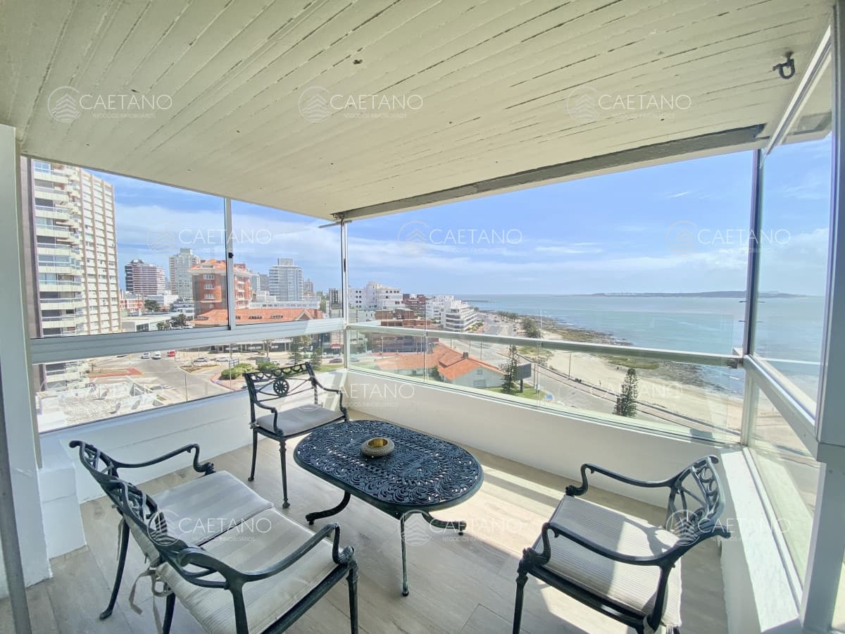 Venta apartamento 3 dormitorios. Playa mansa, Punta del Este