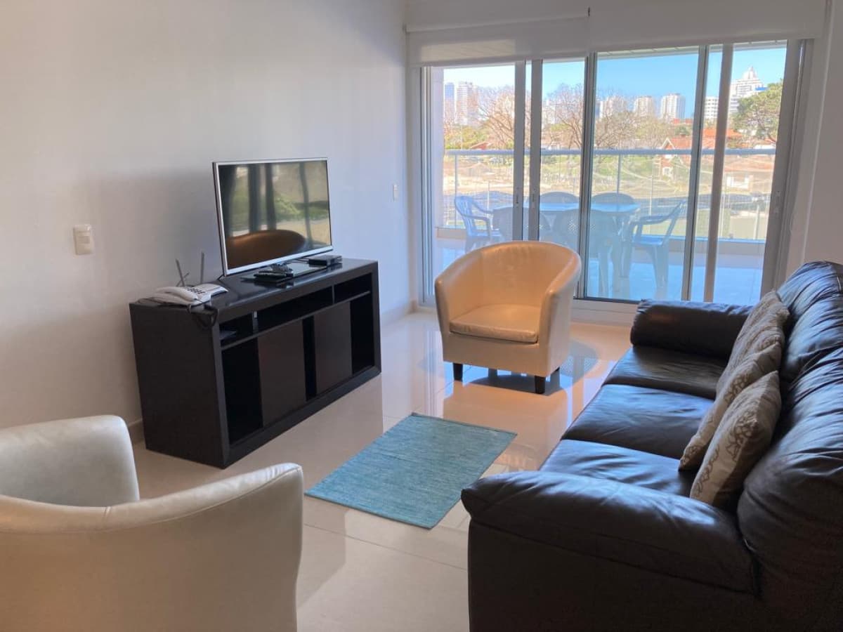 Venta de apartamento 2 dormitorios, a 100 metros del mar, playa Mansa