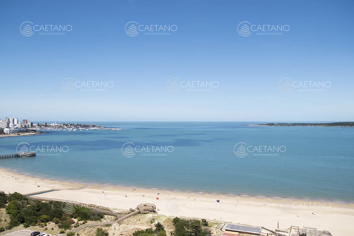 Venta apartamento 5 dormitorios. Playa mansa, Punta del Este.