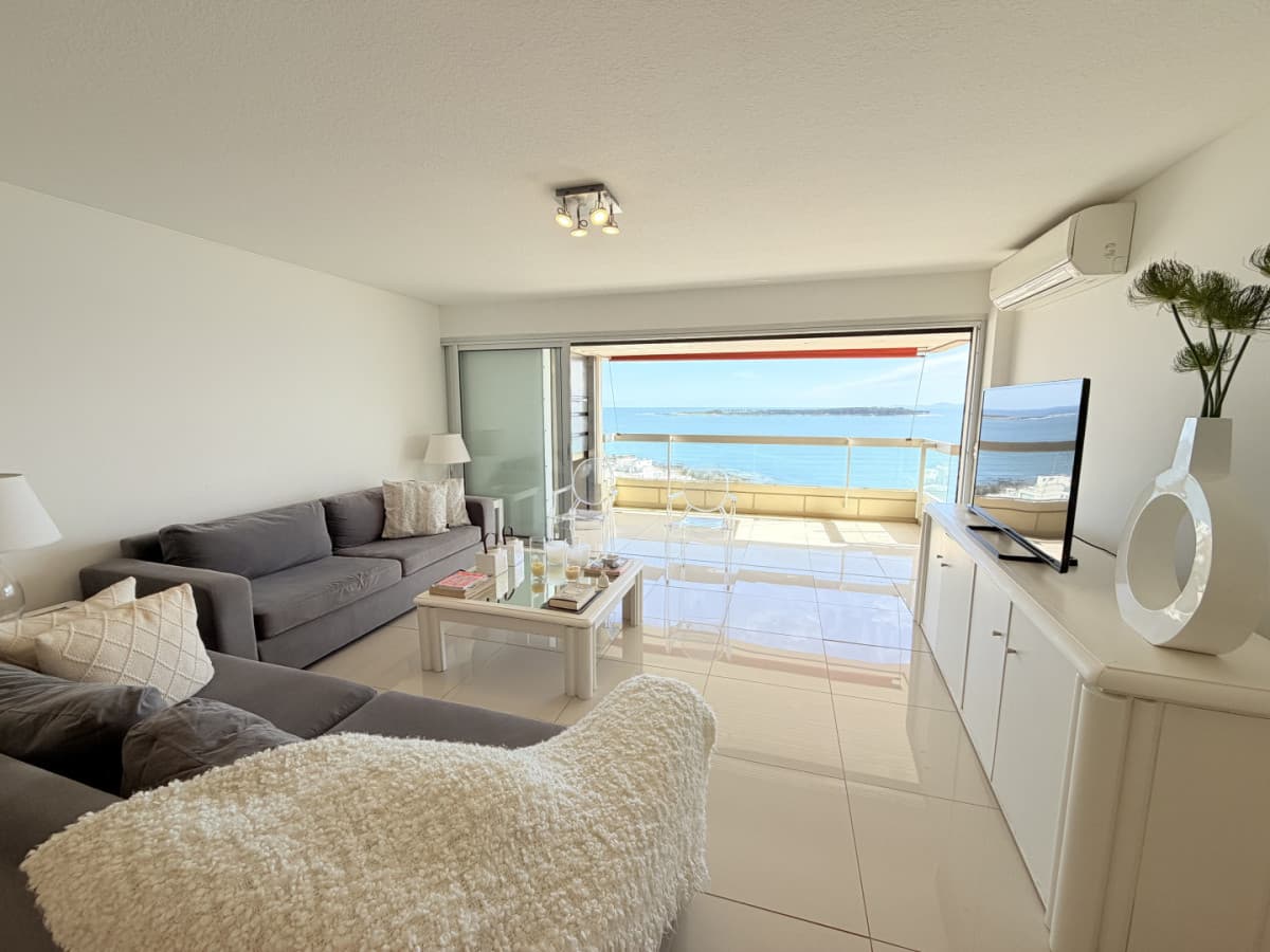 Venta apartamento 4 dormitorios playa mansa Punta del Este