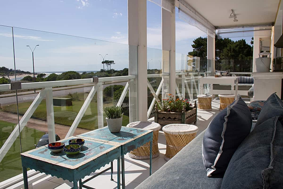 Alquiler temporario apartamento 2 dormitorios. Playa brava, Punta del Este
